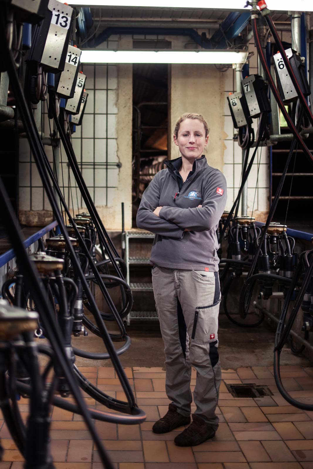 Portrait einer Landwirtin in ihrem Betrieb